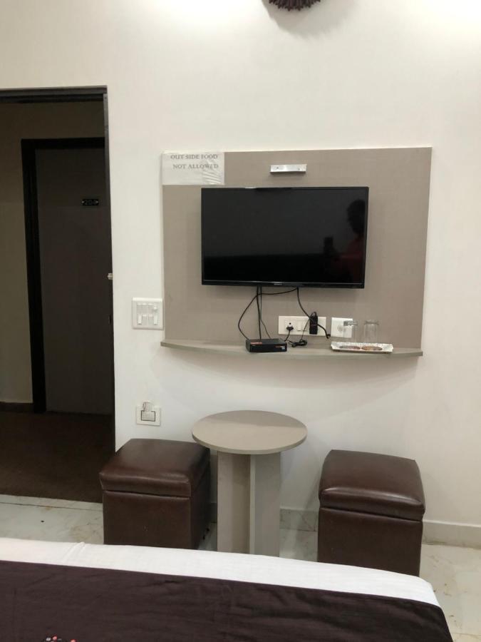Red 3* Gurgaon