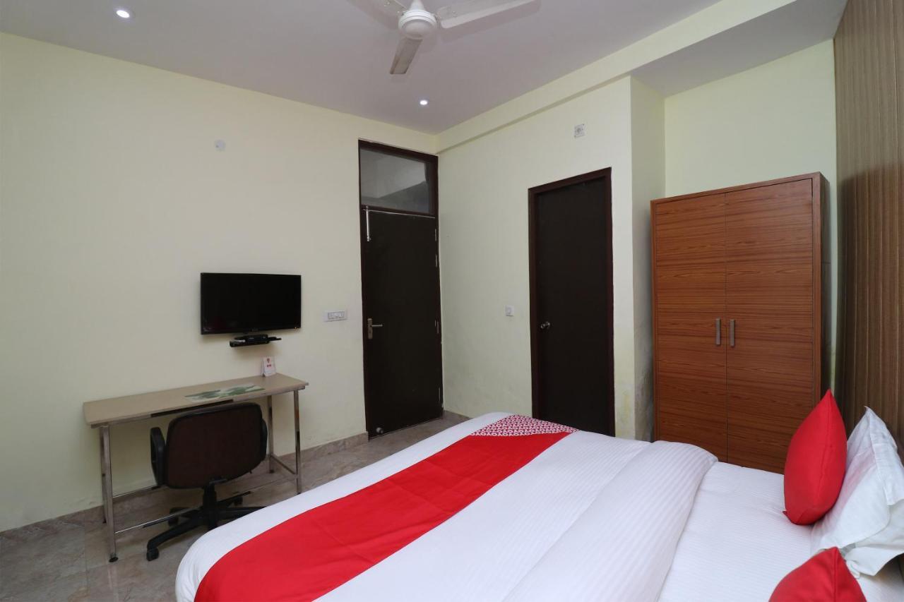 Hotel Oyo 16759 Sukhsagar Gurgaon