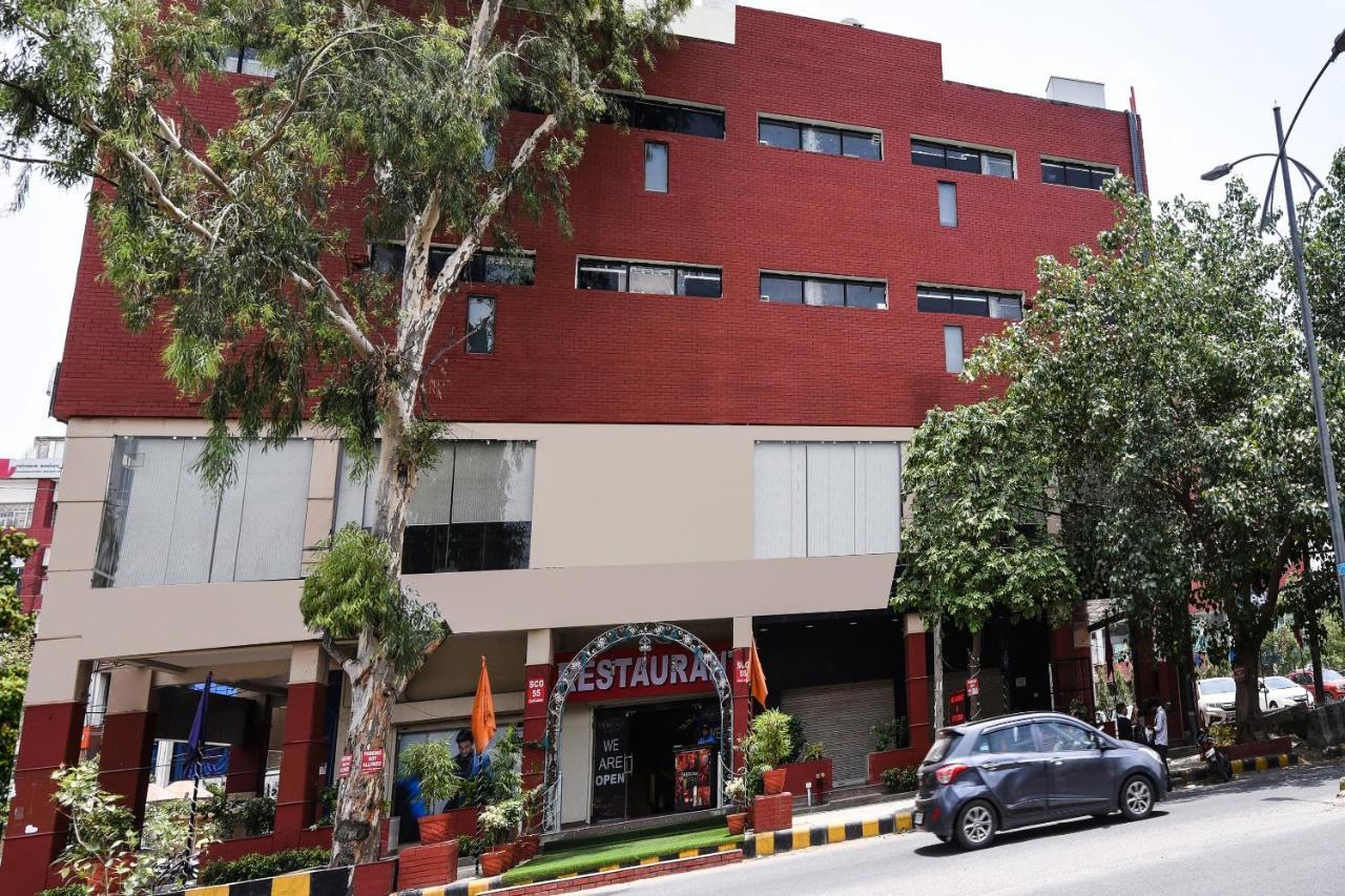 Hotel Red 3*