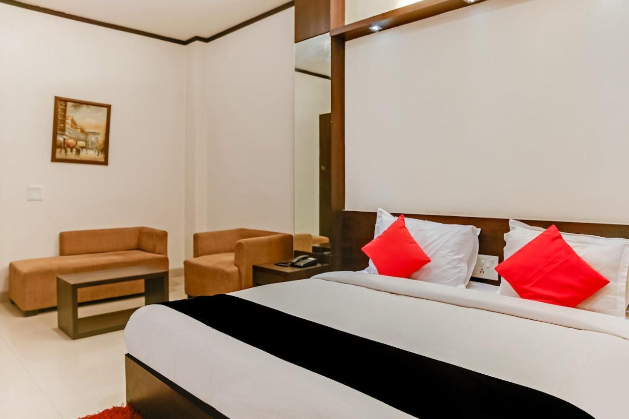 Capital O 29756 Golf View Hotel 3*