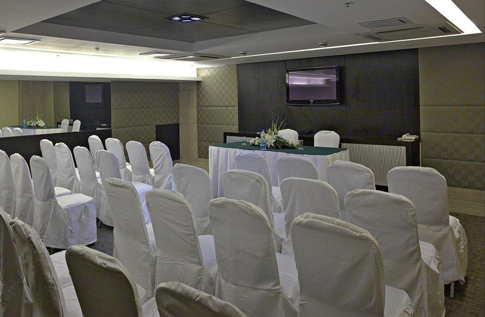 Hotel Country & By Radisson, Gurugram Sector 12 Gurgaon