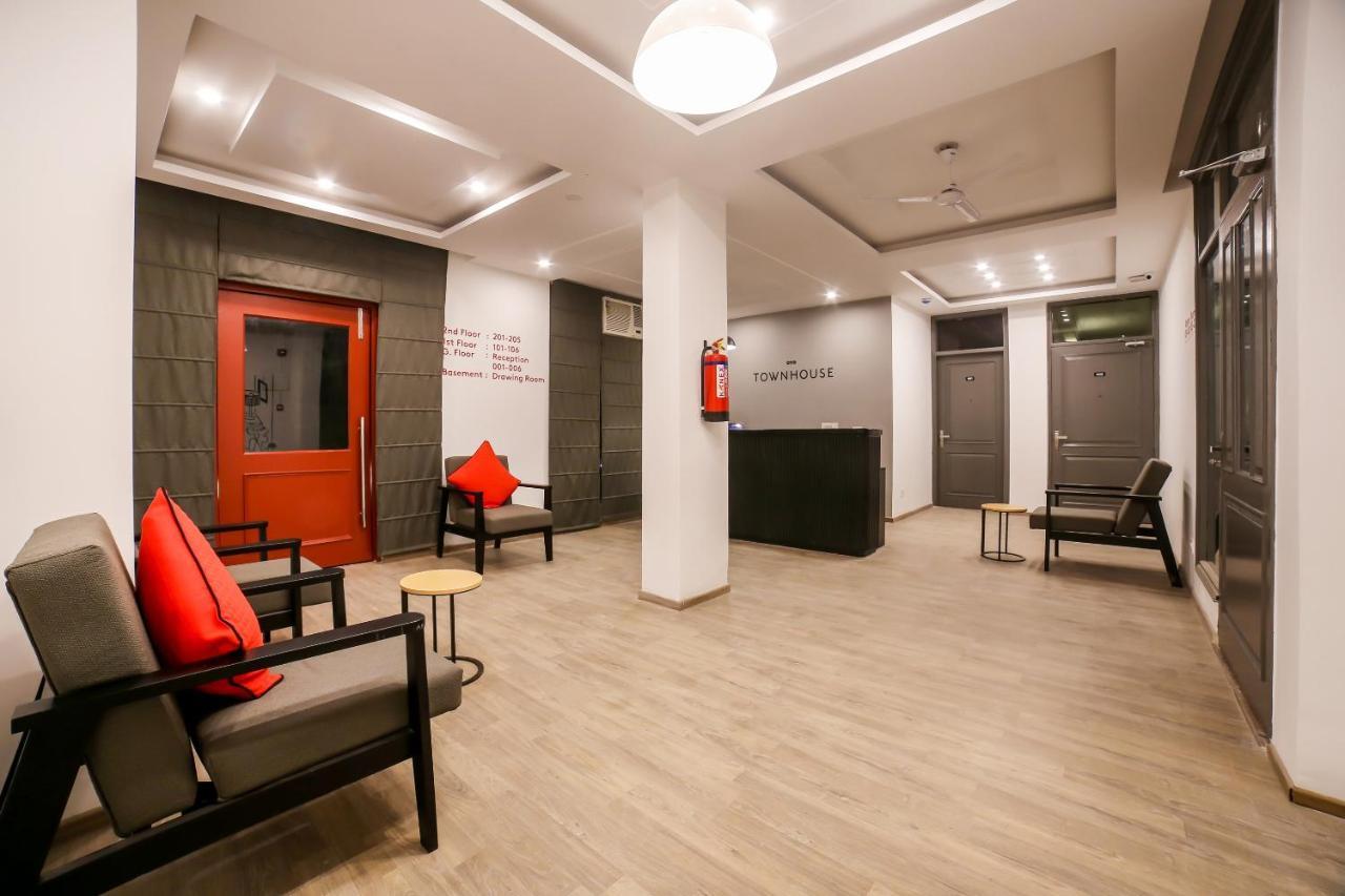 Oyo Townhouse 330 Mg Road Metro Station 3*