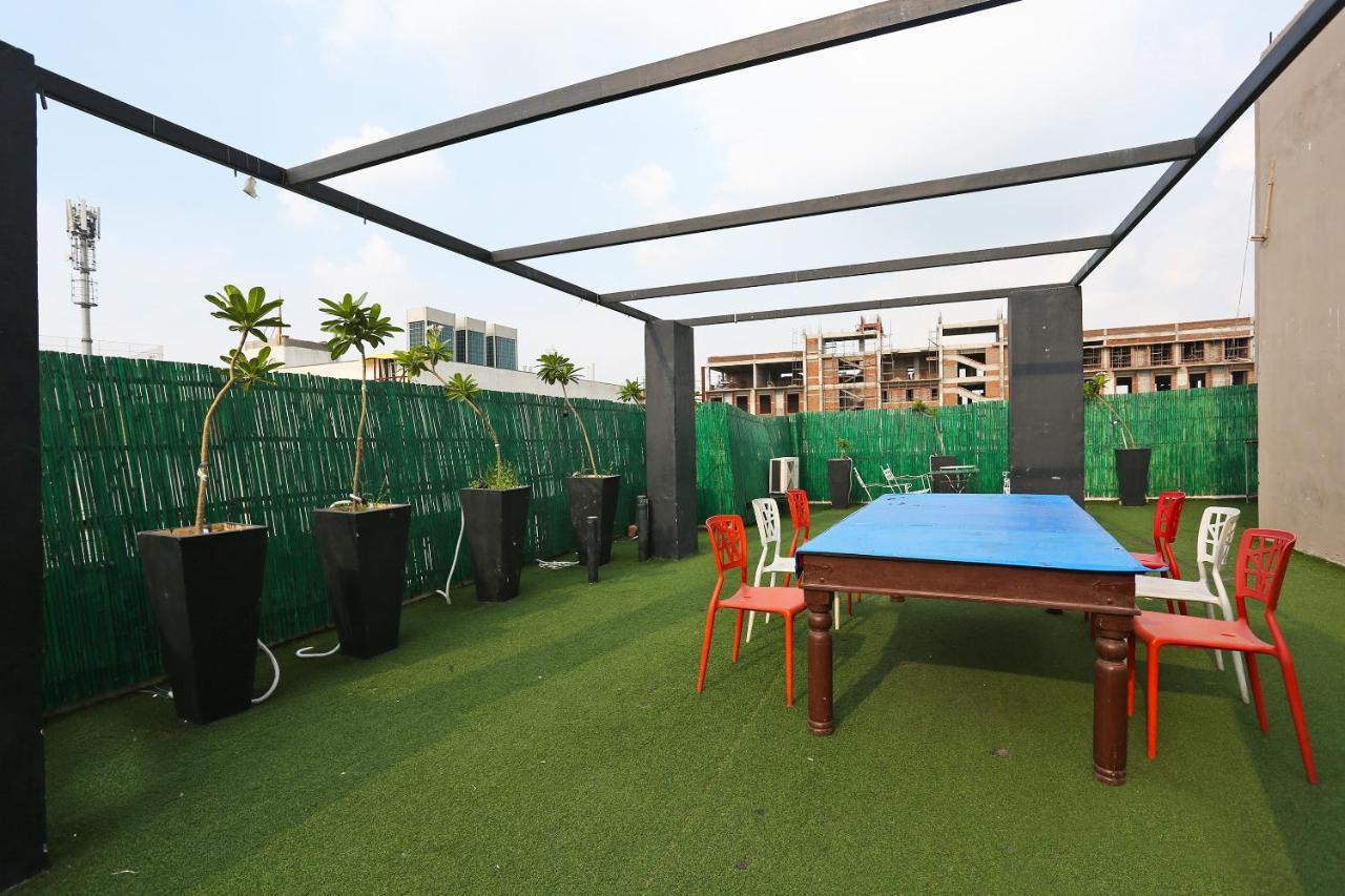 Oyo 16554 Golf Branson Hotel Gurgaon