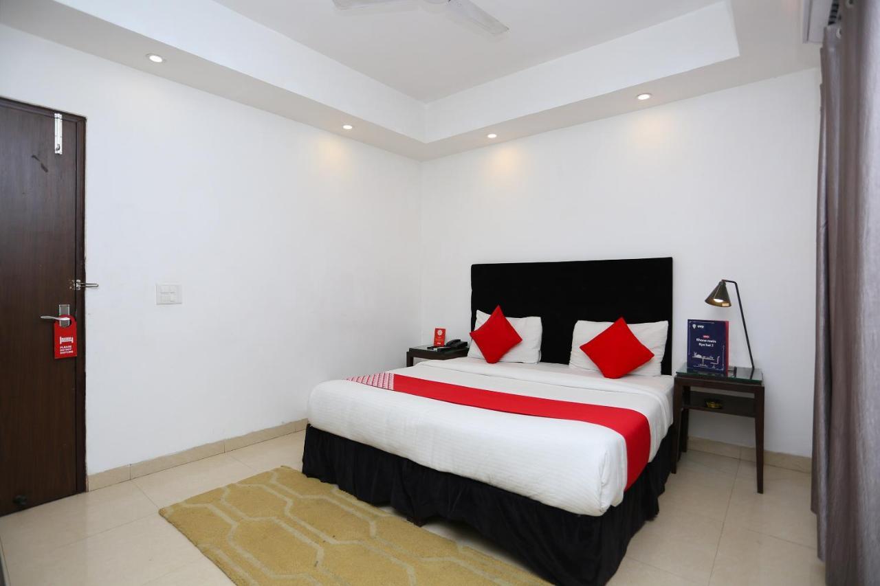 Oyo 16554 Golf Branson Hotel Gurgaon