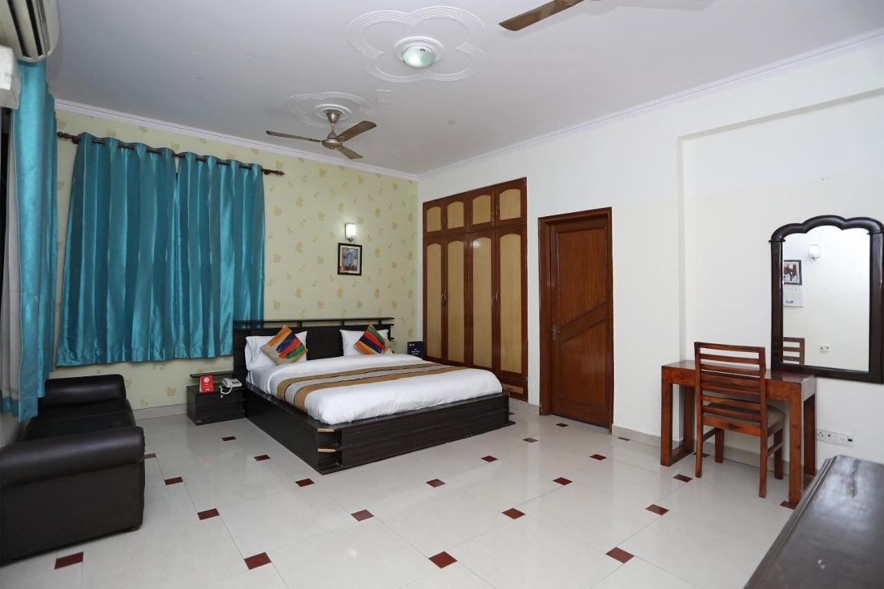 Oyo 14306 The Tavern 3* Gurgaon