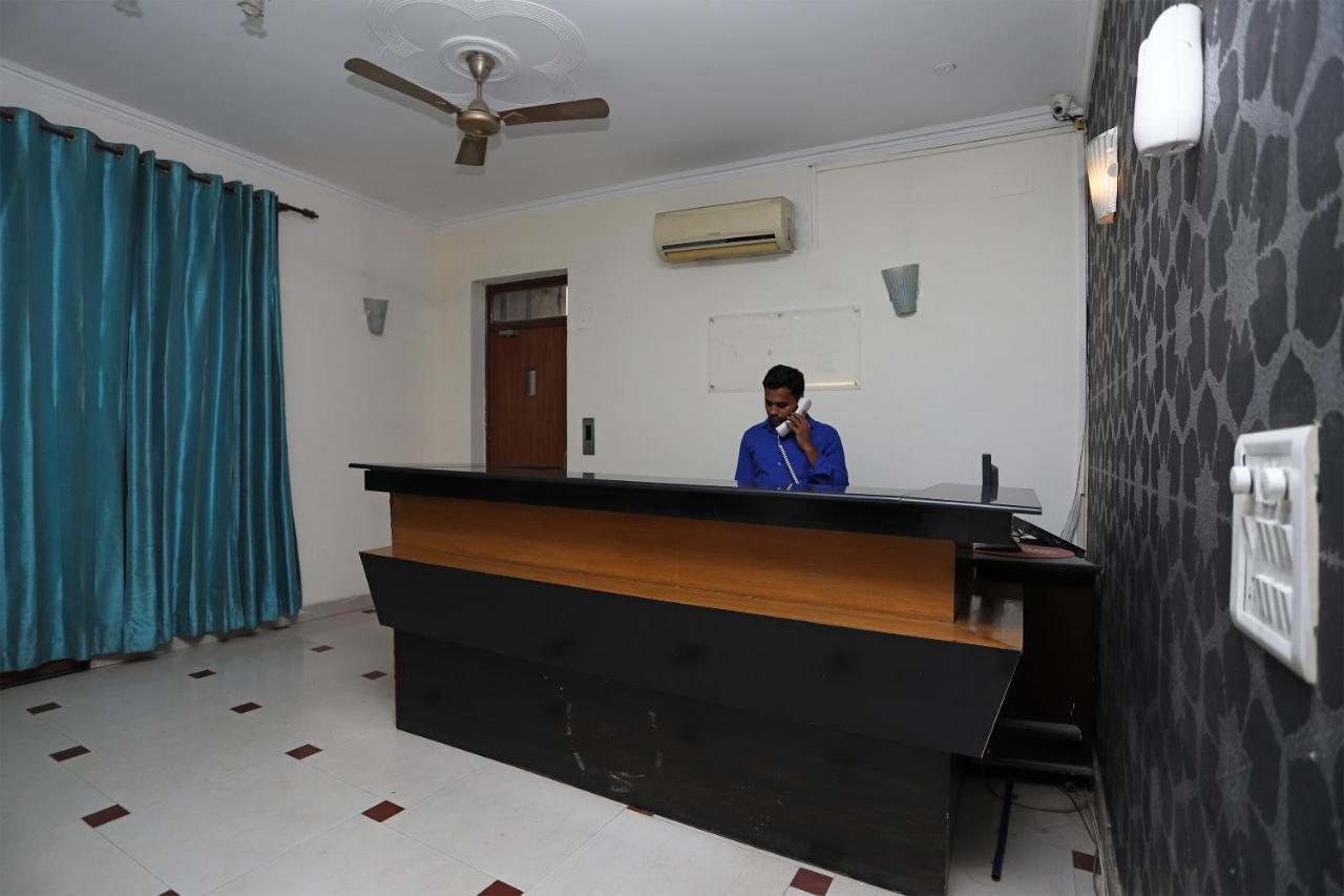 Hotel Oyo 14306 The Tavern Gurgaon