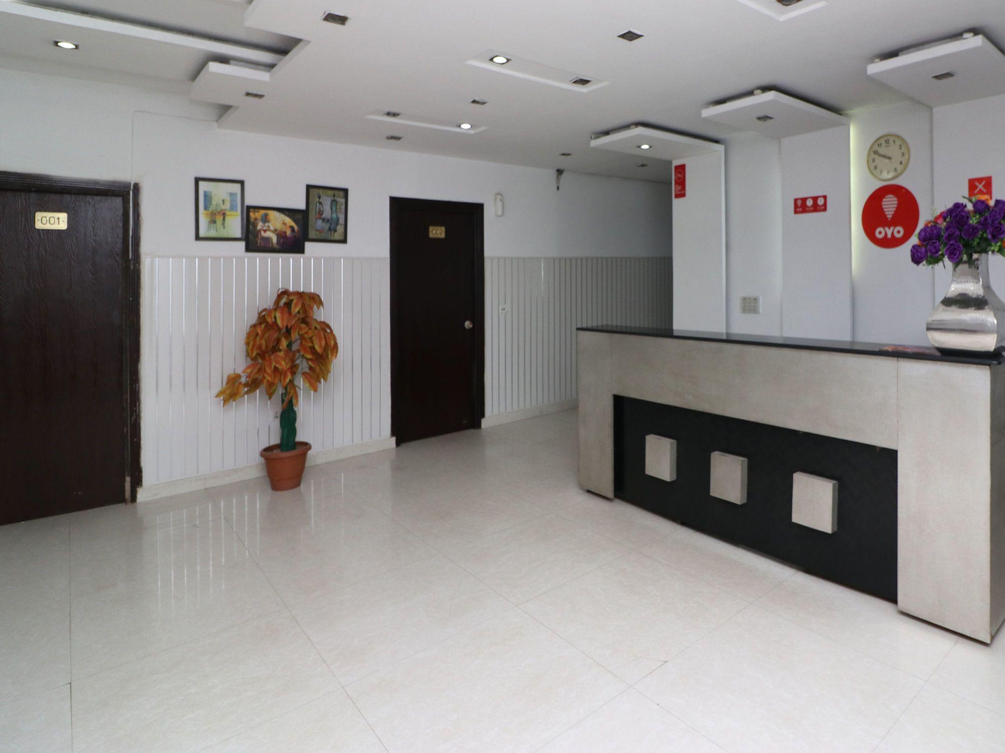 Oyo 12340 The Royal Park Plaza Gurgaon