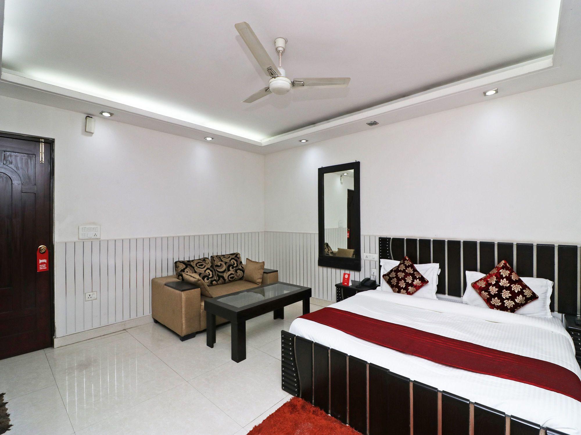 Oyo 12340 The Royal Park Plaza Hotel