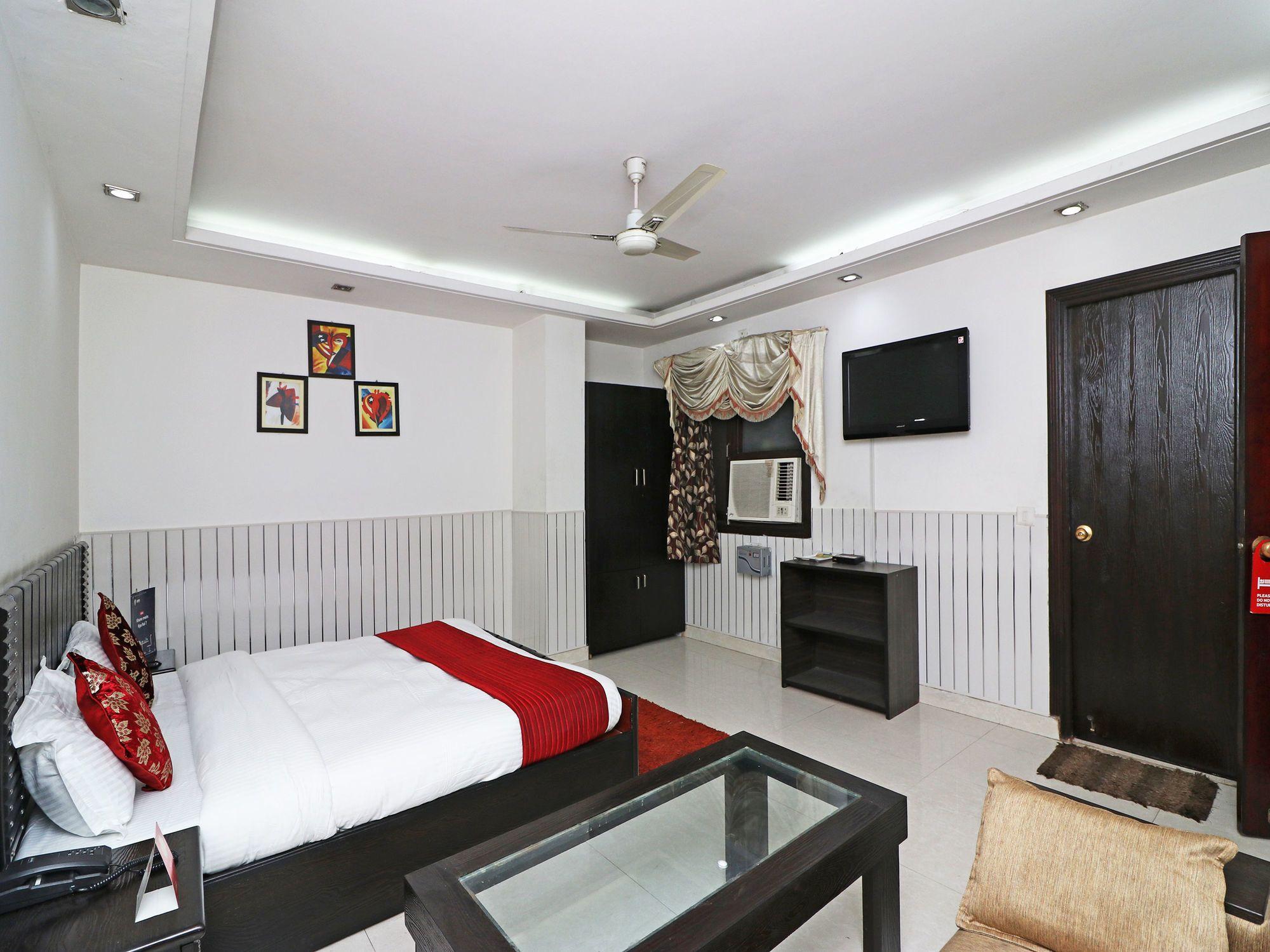 Oyo 12340 The Royal Park Plaza 3* Gurgaon