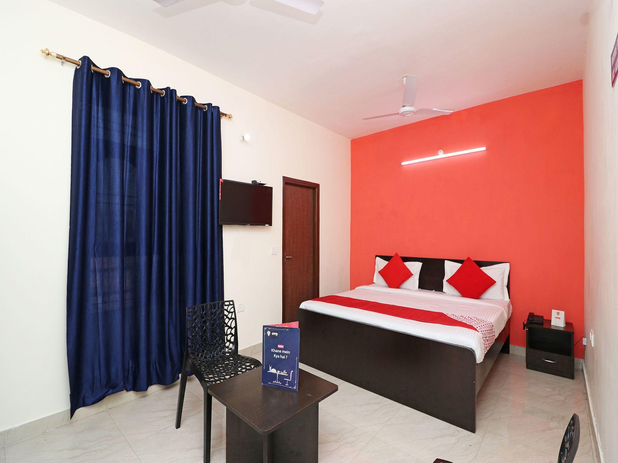 Hotel Oyo 12340 The Royal Park Plaza 3*