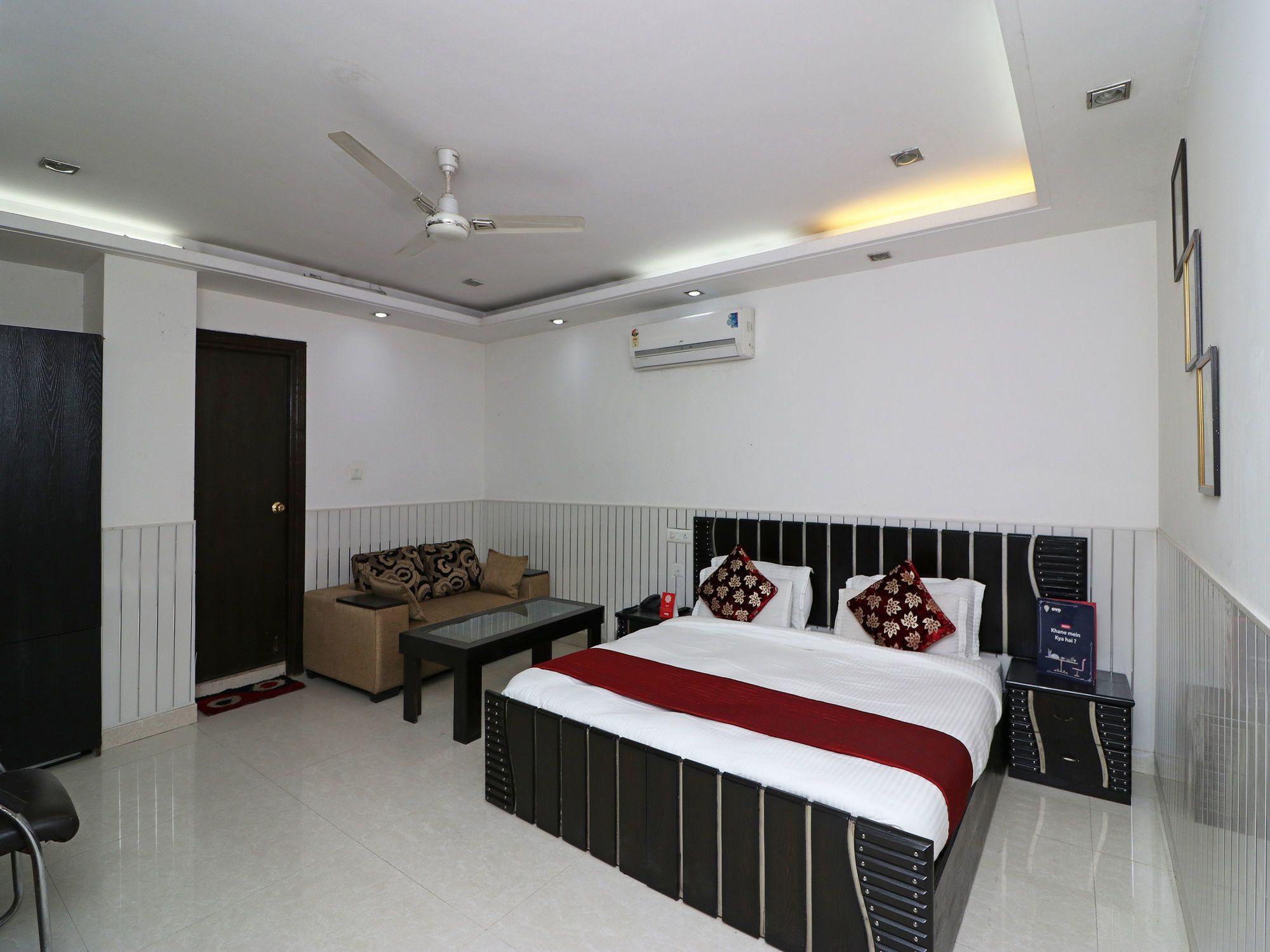 Oyo 12340 The Royal Park Plaza