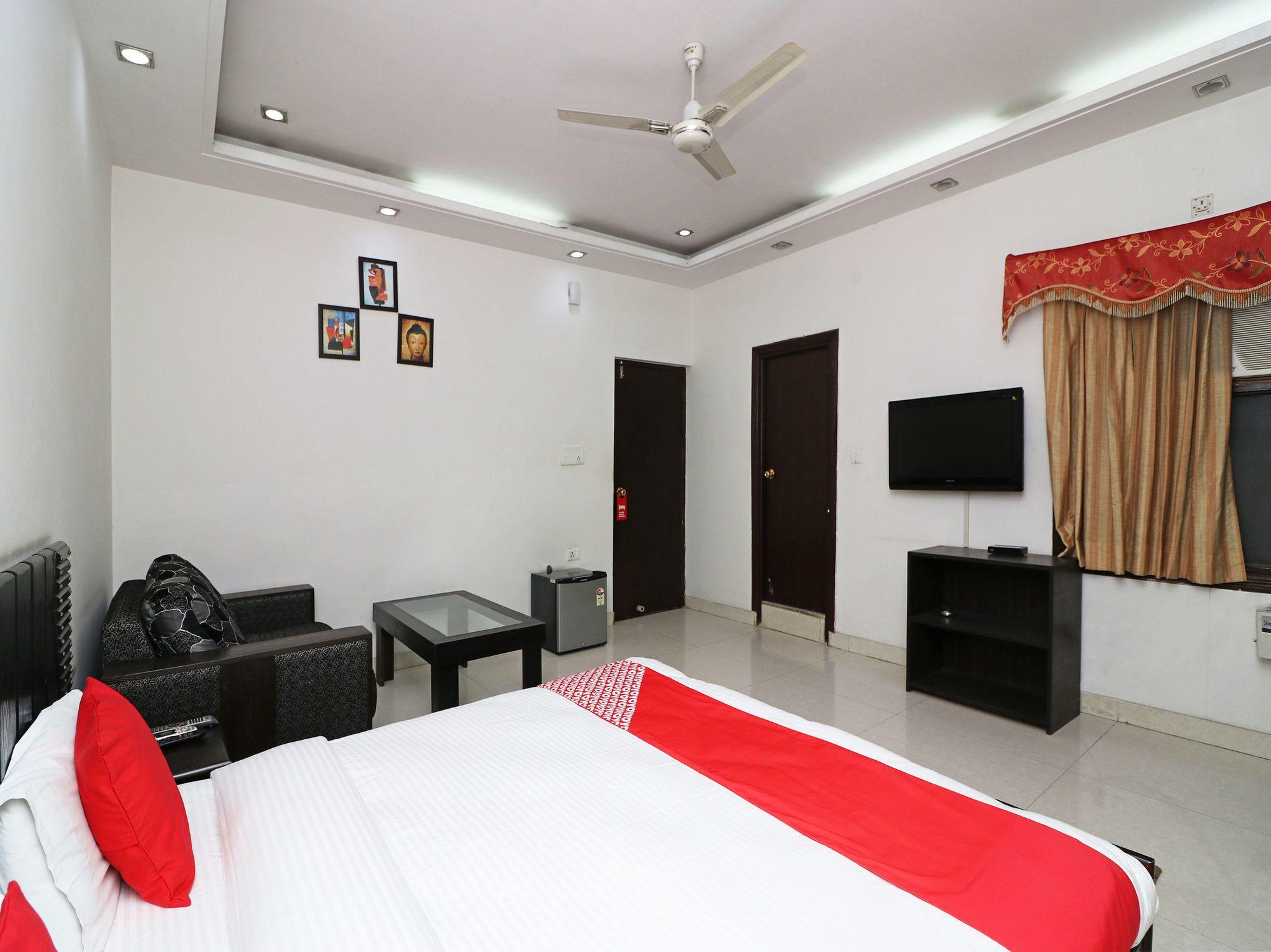 Oyo 12340 The Royal Park Plaza